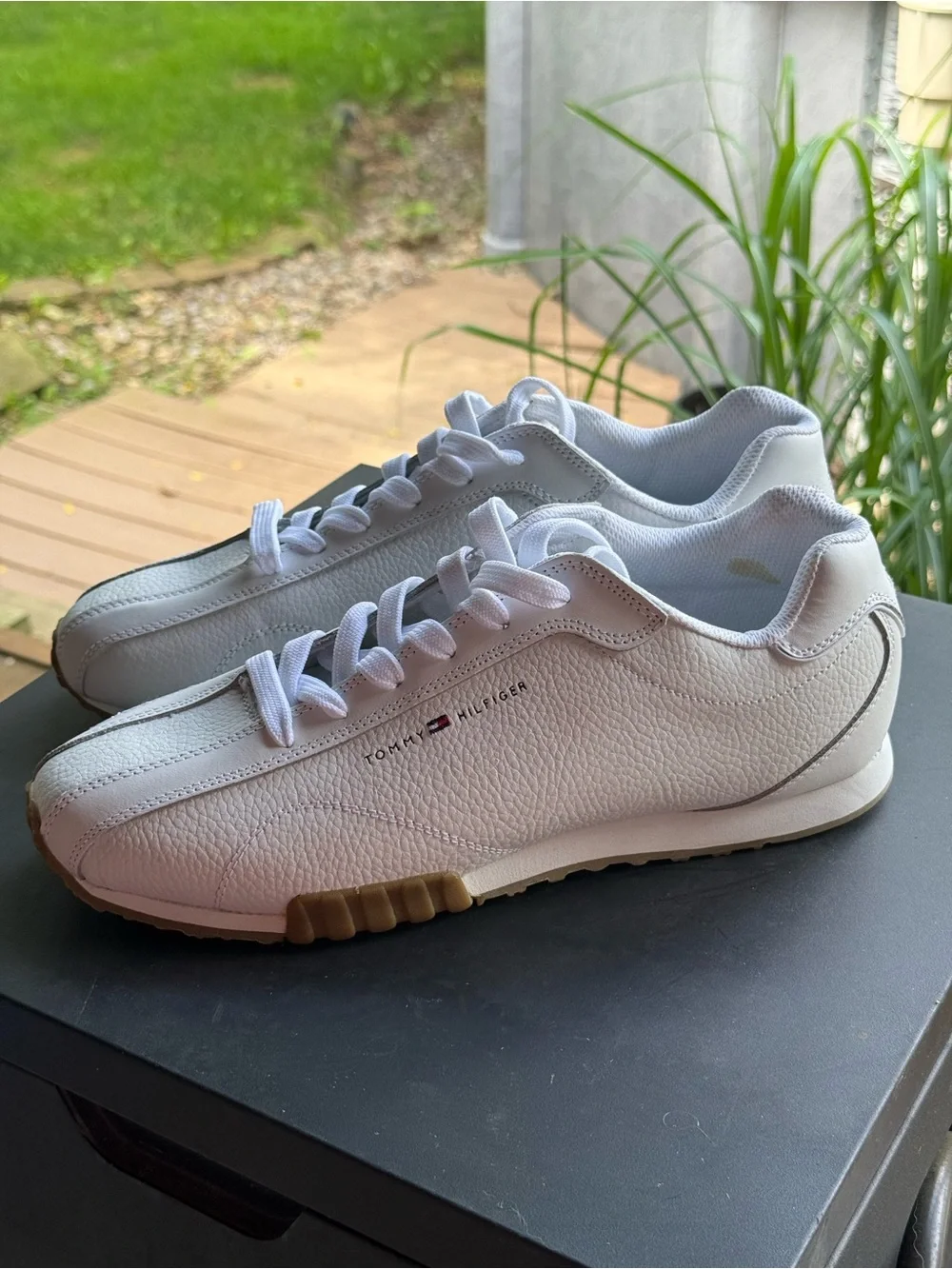 Tommy Hilfiger White Leather Low-Top Sneakers with Gum Outsole